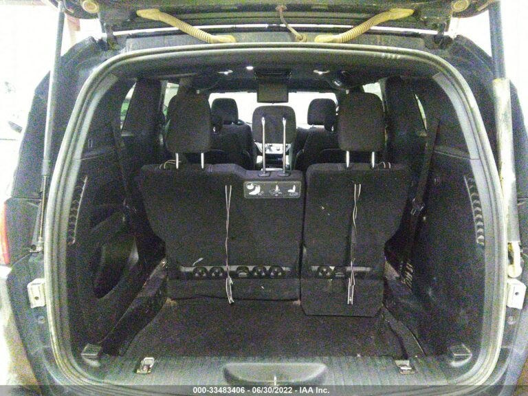 2C4RC1FG5JR204521-12