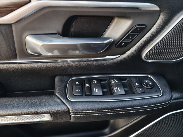 filter: 0; fileterIntensity: 0.0; filterMask: 0; captureOrientation: 0;
runfunc: 0; algolist: 0;
multi-frame: 1;
brp_mask:0;
brp_del_th:0.0000,0.0000;
brp_del_sen:0.0000,0.0000;
motionR: 0;
delta:null;
module: photo;hw-remosaic: false;touch: (-1.0, -1.0);sceneMode: 13107200;cct_value: 0;AI_Scene: (20, 2);aec_lux: 274.0;aec_lux_index: 0;albedo:  ;confidence:  ;motionLevel: 0;weatherinfo: weather?null, icon:null, weatherInfo:100;temperature: 24;