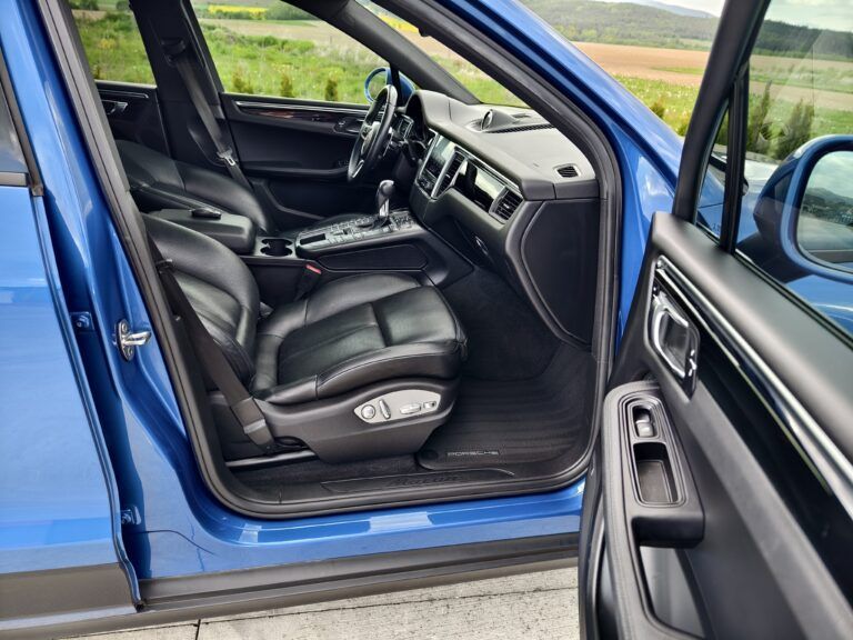 filter: 0; fileterIntensity: 0.0; filterMask: 0; captureOrientation: 0;
runfunc: 0; algolist: 0;
multi-frame: 1;
brp_mask:0;
brp_del_th:0.0000,0.0000;
brp_del_sen:0.0000,0.0000;
motionR: 0;
delta:null;
module: photo;hw-remosaic: false;touch: (-1.0, -1.0);sceneMode: 13107200;cct_value: 0;AI_Scene: (-1, -1);aec_lux: 235.0;aec_lux_index: 0;albedo:  ;confidence:  ;motionLevel: 0;weatherinfo: weather?null, icon:null, weatherInfo:100;temperature: 29;