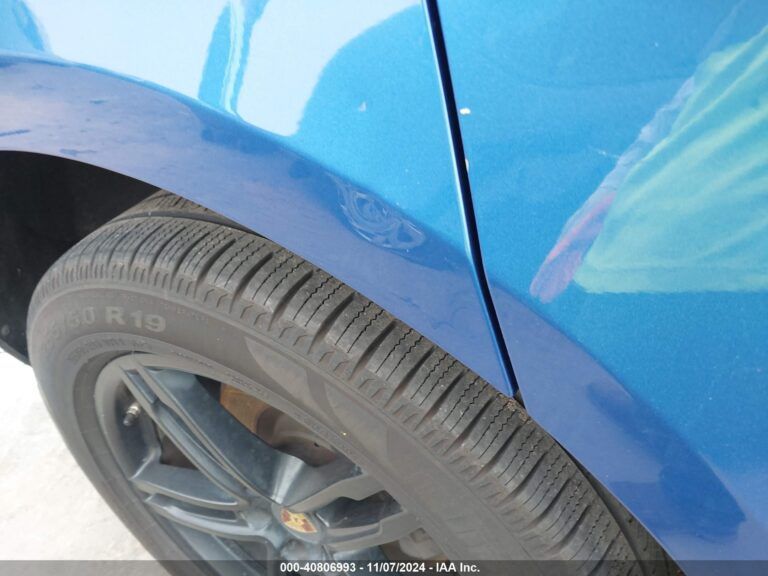 WP1AA2A57HLB82909-17