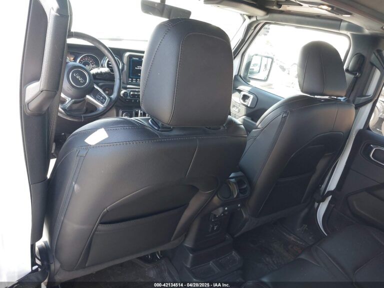 1C4HJXEN2MW528137-20