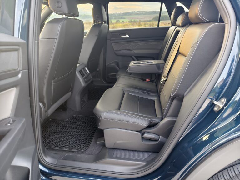 filter: 0; fileterIntensity: 0.0; filterMask: 0; captureOrientation: 0;
runfunc: 0; algolist: 0;
multi-frame: 1;
brp_mask:0;
brp_del_th:0.0000,0.0000;
brp_del_sen:0.0000,0.0000;
motionR: 0;
delta:null;
module: photo;hw-remosaic: false;touch: (-1.0, -1.0);sceneMode: 13107200;cct_value: 0;AI_Scene: (-1, -1);aec_lux: 241.0;aec_lux_index: 0;albedo:  ;confidence:  ;motionLevel: 0;weatherinfo: weather?null, icon:null, weatherInfo:100;temperature: 22;