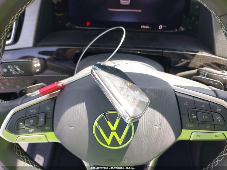 1V2HE2CA6RC218474-11