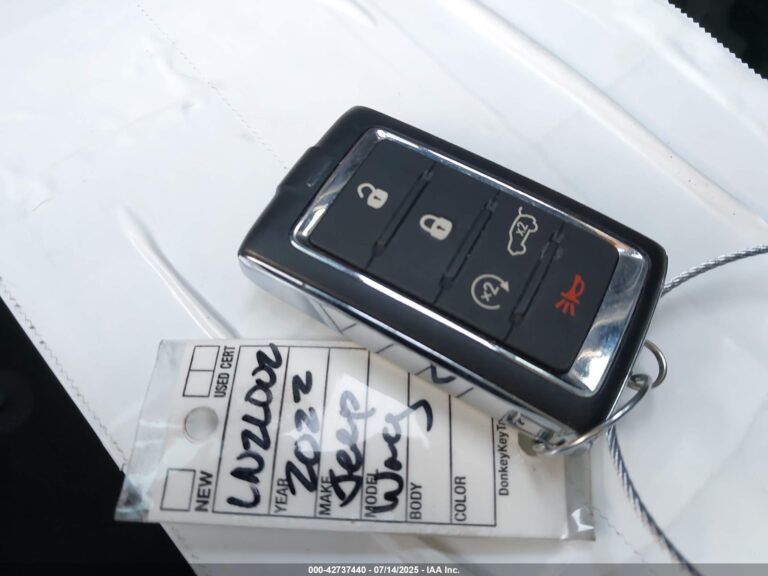 1C4SJUATXNS185062-11